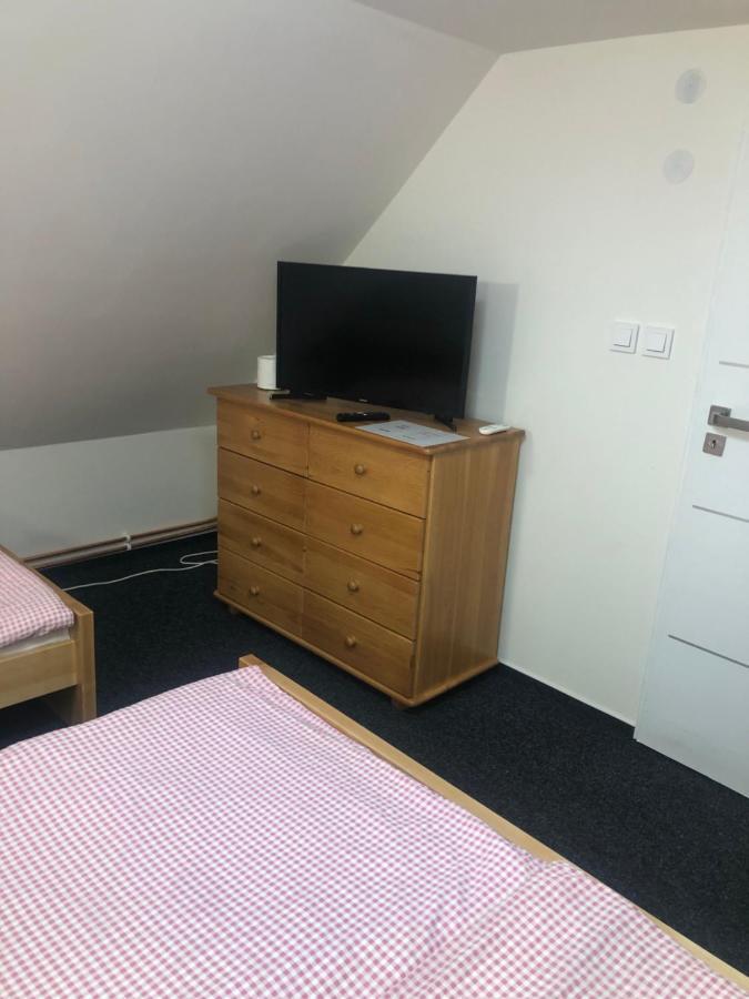 Apartmany U Vleku - Podkrovni Apartman Karlova Studánka المظهر الخارجي الصورة